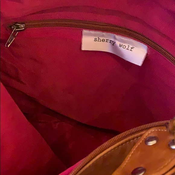Sherry Wolf Leather Handbag - Picture 5 of 5